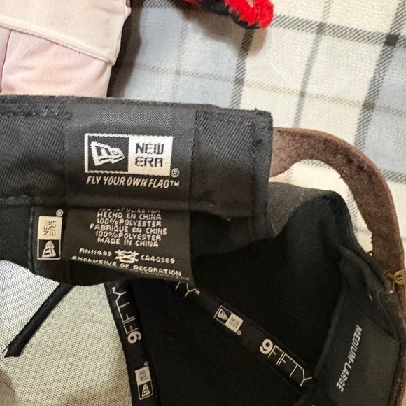 Toronto Raptors Fan Package -Plush Toy, Hat, Scarf - Picture 3 of 5